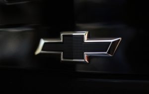 Chevrolet Blazer for 2022 Drops Base Engine, Gains Style